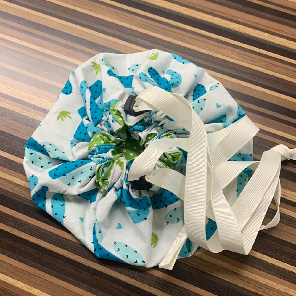 Cinch makeup bag